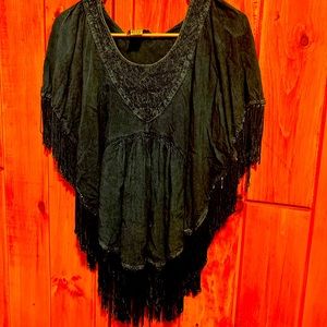 One size, flare butterfly winged top, v shaped frame, with tásele accents